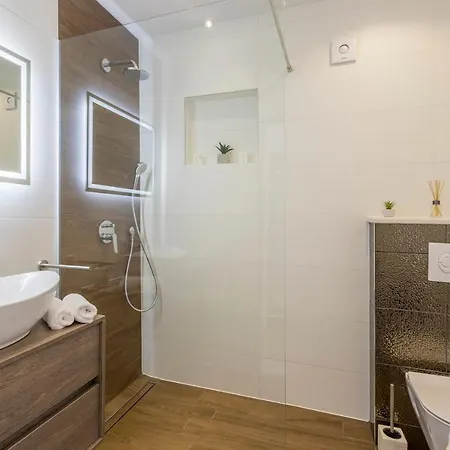 Shades Of Blue アパート