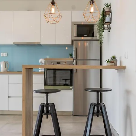 Shades Of Blue Apartman